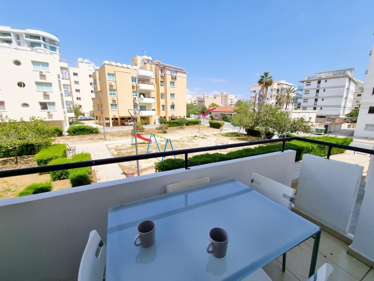 Seaside Heaven Apartment With Pool Larnaka Exterior foto